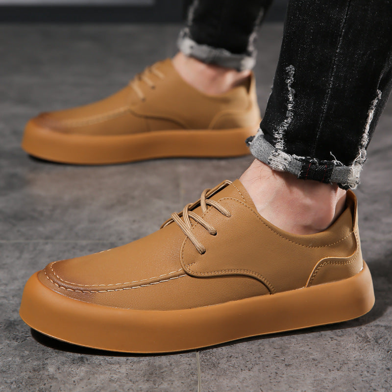 Botas de hombre con efecto de piel y detalles metálicos - estilo vintage