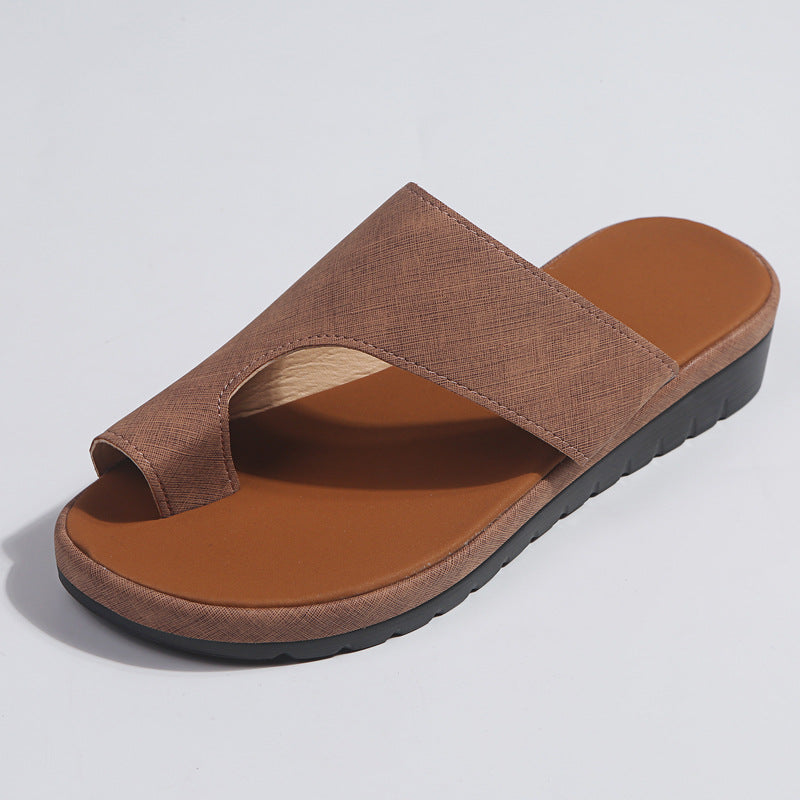Damesandaler med tåring, lav sål og design uden lukning – casual sandaler