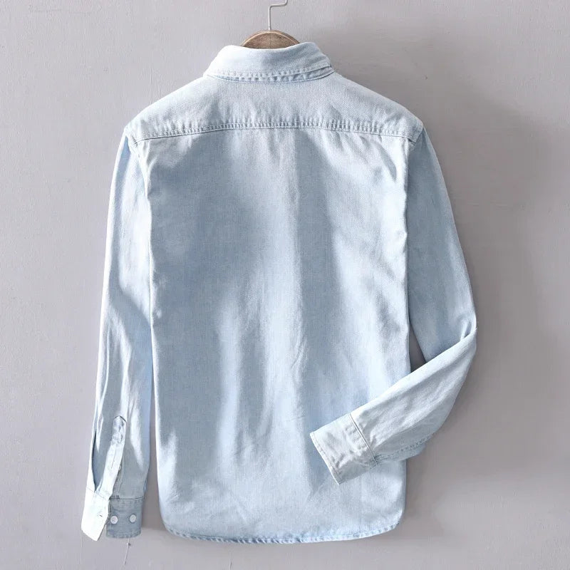 Herreskjorte i denimstil med knapper, brystlomme og klassisk pasform
