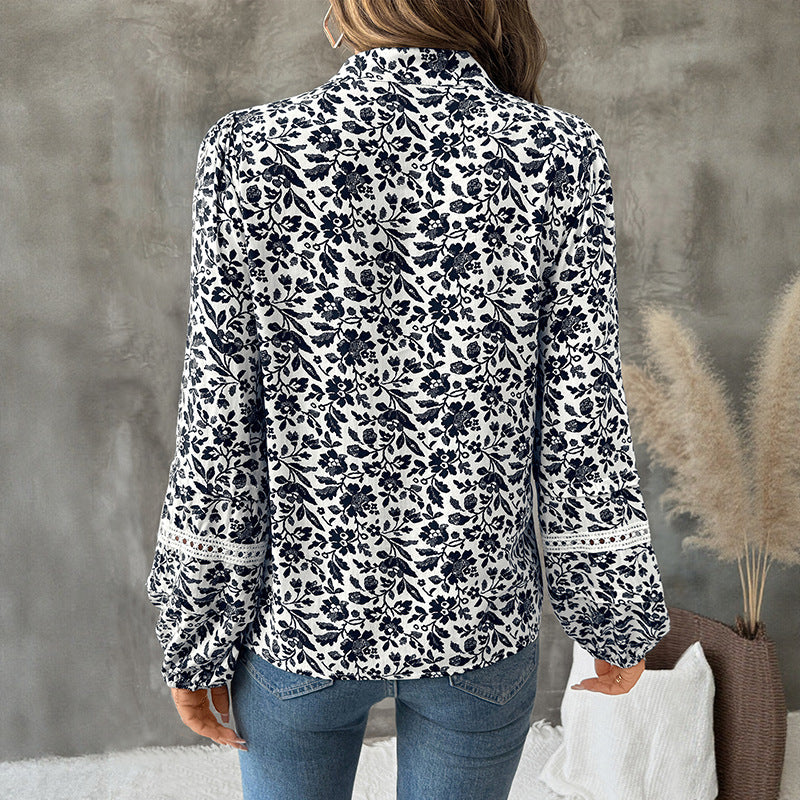 Camicia da Donna con Scollo a V, Stampa Floreale, Dettaglio con Lacci e Maniche a Lanterna