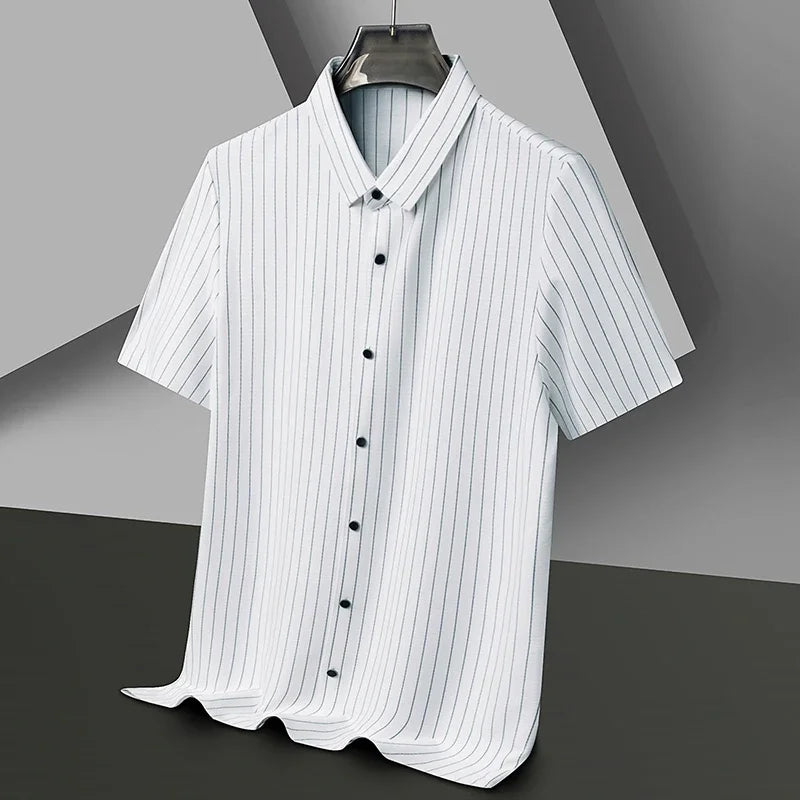 Men's Polo Shirt with Vertical Stripe Pattern and Button Closure