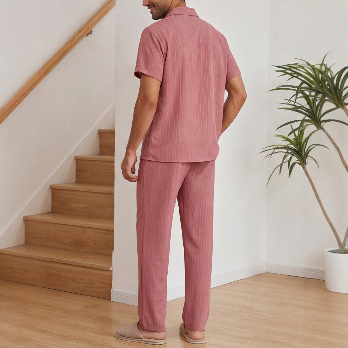 Herresæt i to dele med striber, skjorte og lange bukser – Loungewear-stil