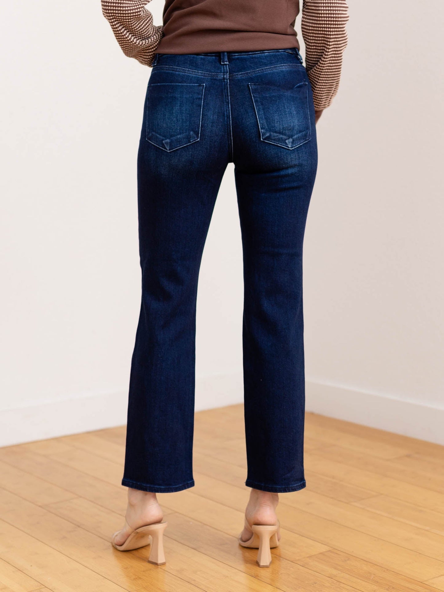 Women's Mid-Rise Jeans, Straight Leg, Ankle Length – Jeans Style