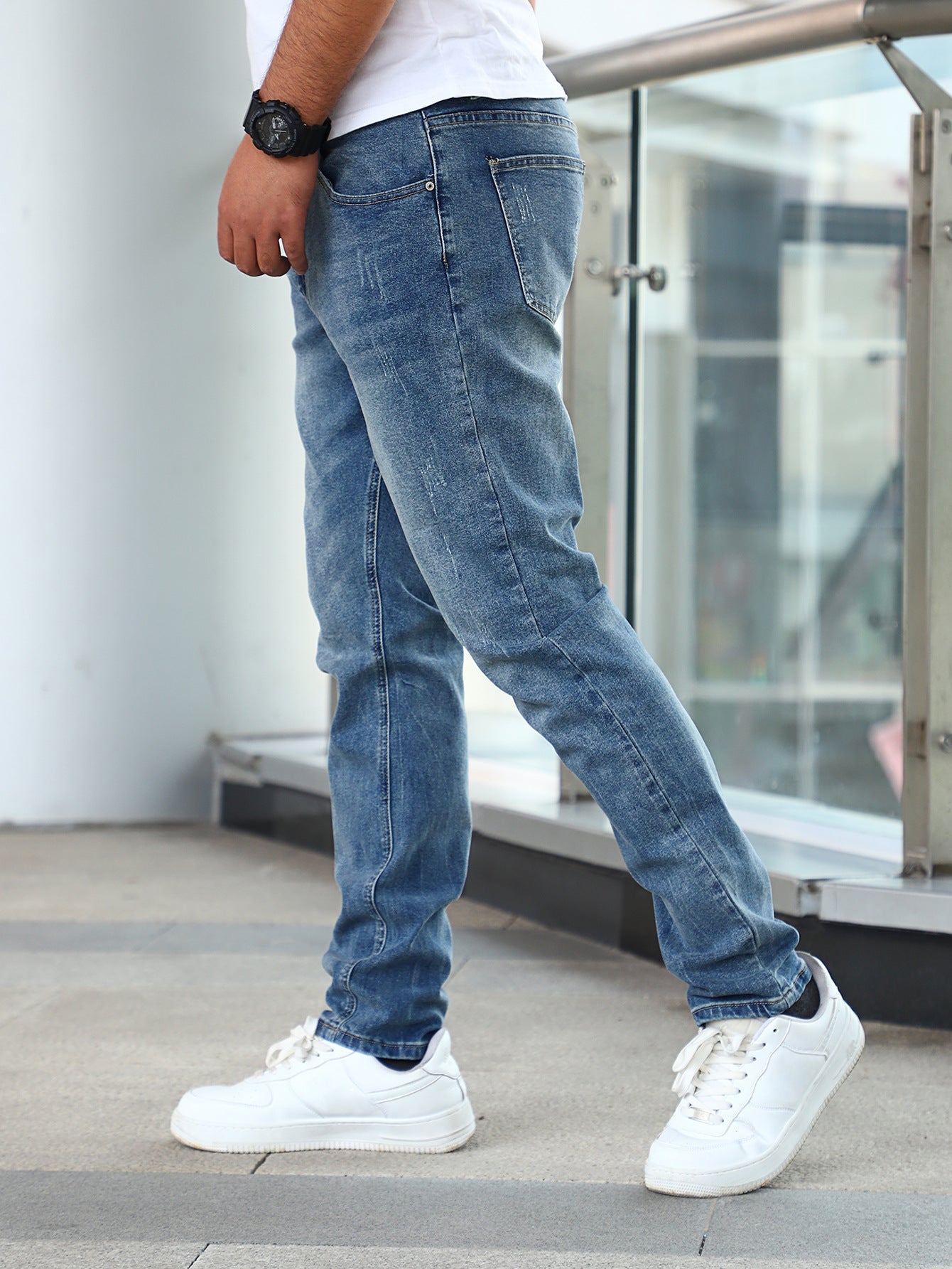 Skinny-jeans til mænd med stræk og lynlåslukning