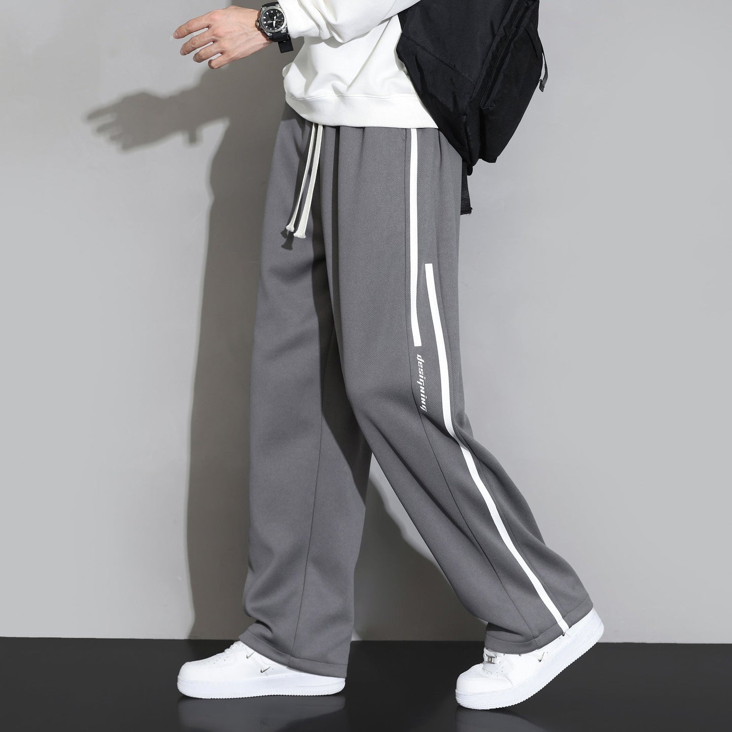 Pantaloni da Tuta Uomo a Gamba Dritta con Vestibilità Ampia – Stile Casual Sportivo