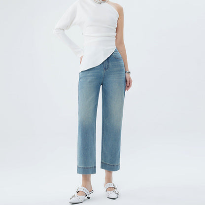 Forårsjeans til damer i denim med et moderigtigt design