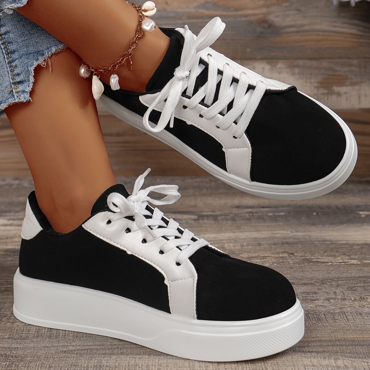Sneakers Donna Sportive con Lacci e Tacco Medio – Punta Tonda