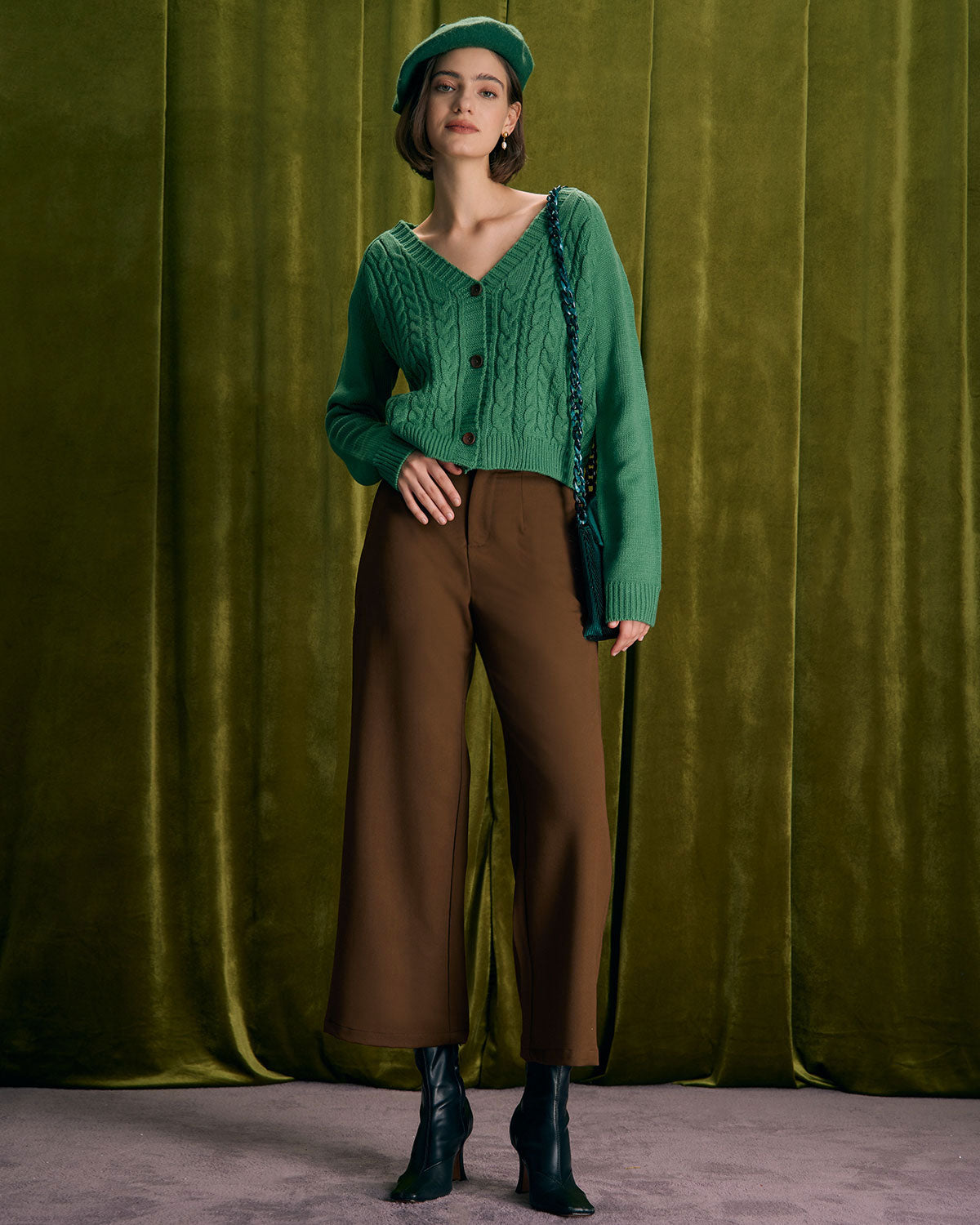 Pantaloni Donna Gamba Dritta Vita Alta con Tasche Oblique e Chiusura a Bottoni
