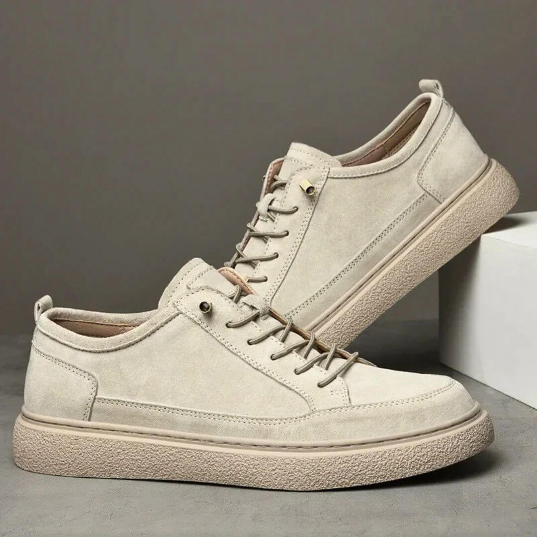 Herresneakers med snørelukning og gummisål – casual ruskindlook