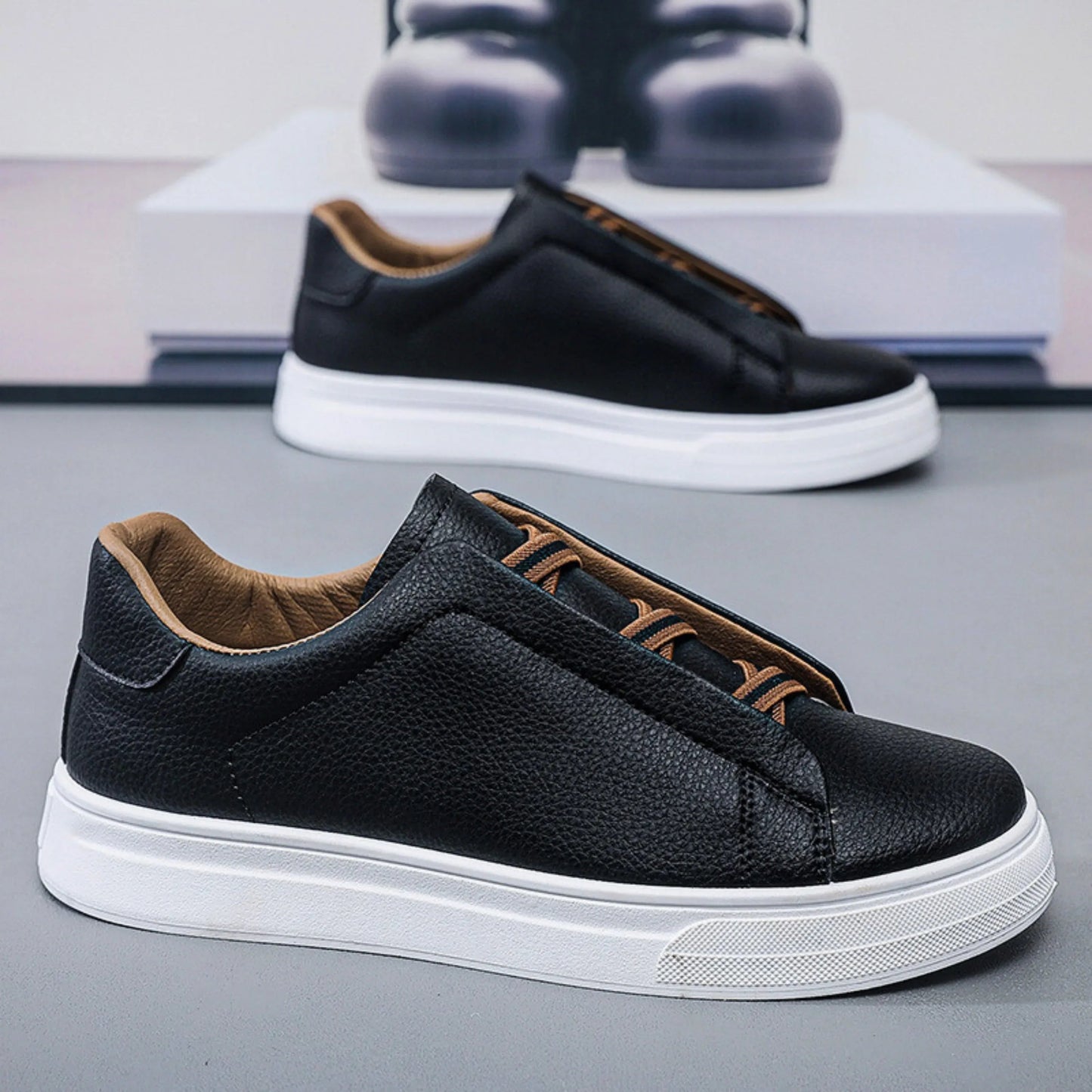 Sneakers da Uomo Slip-On con Dettaglio Lacci e Tomaia Resistente – Interno Imbottito