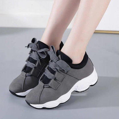 Sneakers Donna con Suola Spessa da Running – Chiusura con Lacci e Punta Tonda