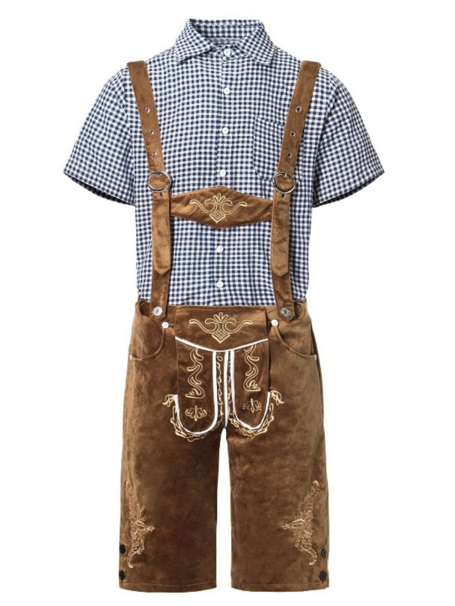 Abito tradizionale bavarese con camicia a quadri blu e bianchi e lederhosen marroni ricamati. Abbigliamento tipico Oktoberfest.