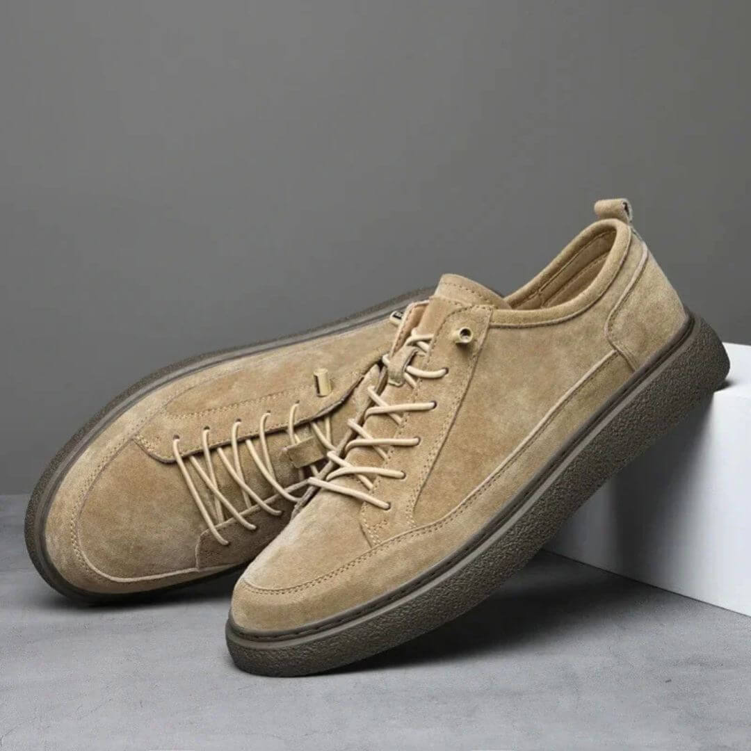 Herresneakers med snørelukning og gummisål – casual ruskindlook