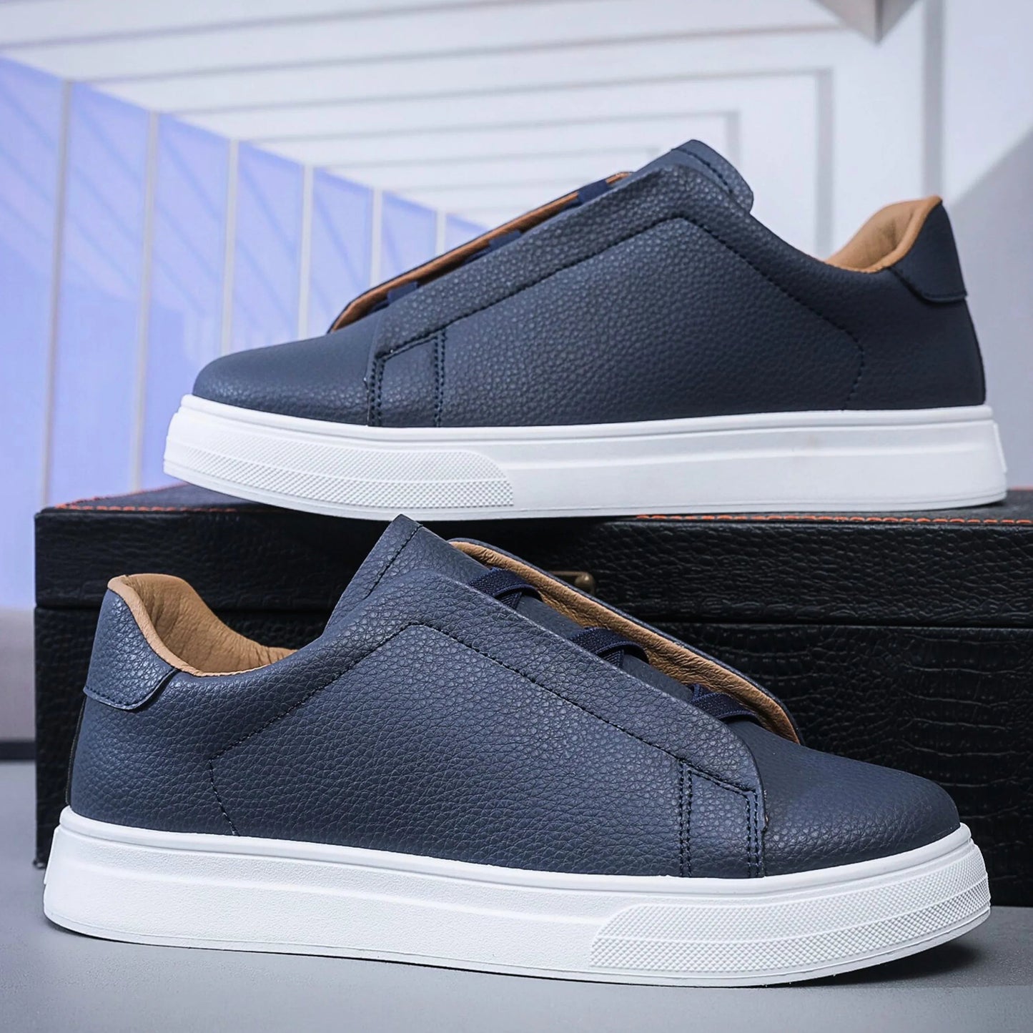 Sneakers da Uomo Slip-On con Dettaglio Lacci e Tomaia Resistente – Interno Imbottito