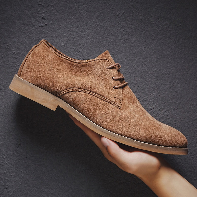 Scarpe Casual Uomo in Stile Britannico con Lacci e Finitura Effetto Scamosciato