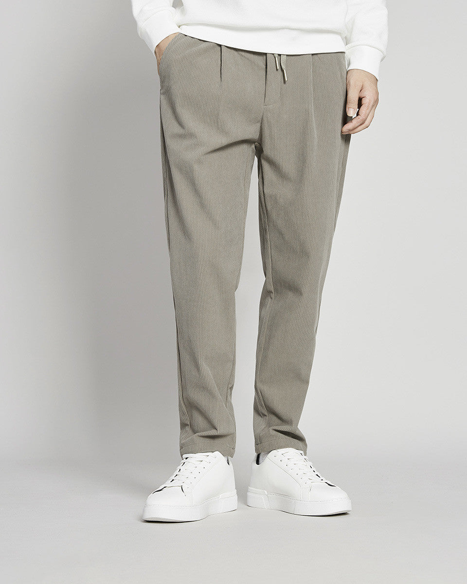 Pantaloni Capri Uomo Primaverili con Vestibilità Ampia e Vita Media con Laccio – Stile Casual