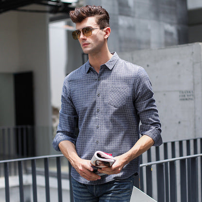 Camicia Uomo a Maniche Lunghe con Colletto a Revers e Motivo a Quadri – Vestibilità Dritta