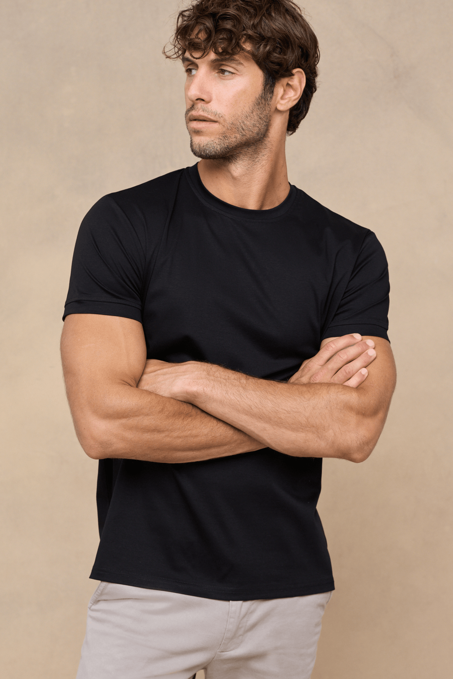 T-shirt da Uomo Girocollo in Cotone Mercerizzato Stile Nero con Finitura Morbida
