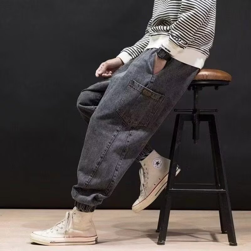 Jeans para hombre de corte relajado con bordados – Tiro medio y silueta amplia