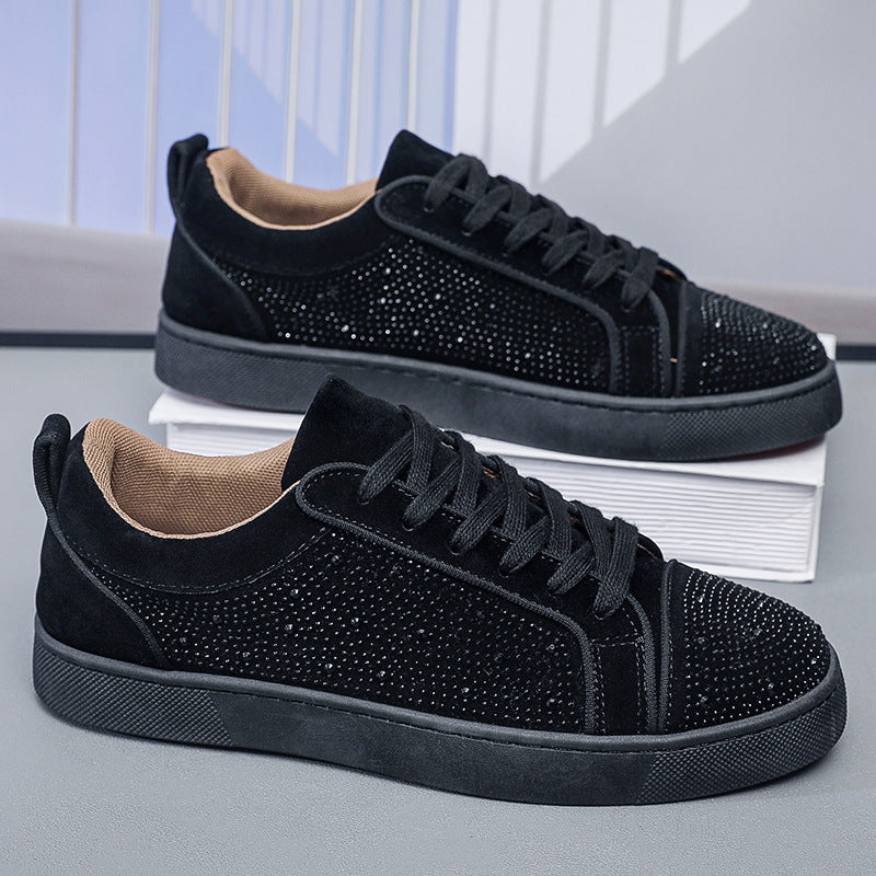 Scarpe da ginnastica nere in velluto con strass, suola in gomma, design elegante e moderno, perfette per moda casual e streetwear.