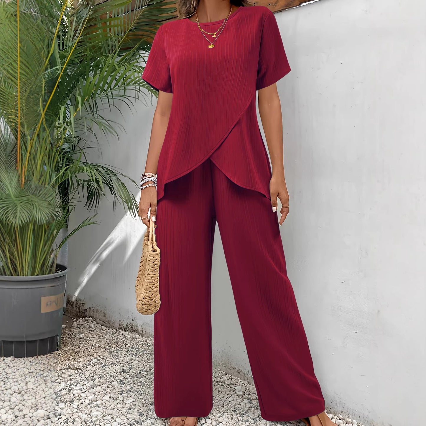 Completo Donna Due Pezzi con Top Girocollo e Pantaloni a Gamba Dritta – Completo Casual