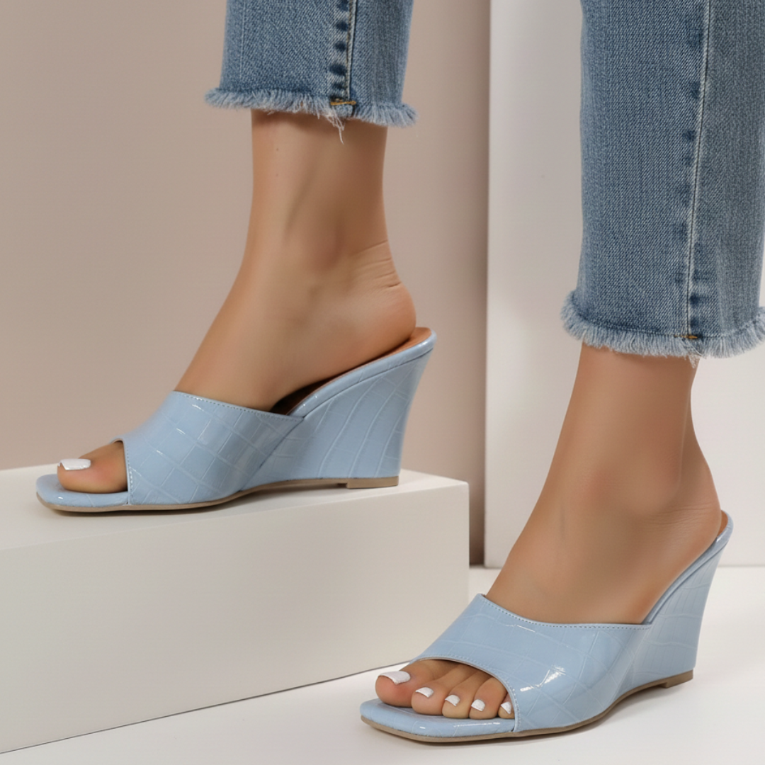 Sandalias de cuña de verano para mujer tipo slip-on con punta cuadrada – Parte superior texturizada y suela plataforma
