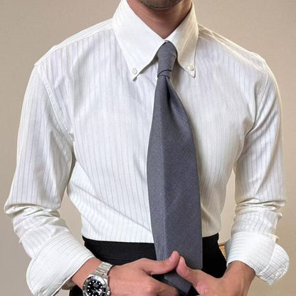 Men’s Slim-Fit Shirt with Fine Stripes and Smooth Fabric.