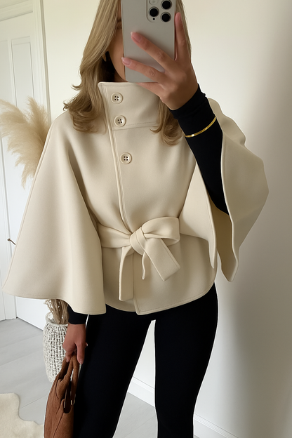Cappotto Autunnale Donna a Mantella – Collo Alto e Cintura in Vita