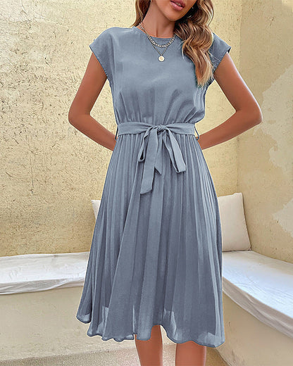 Pleated Women's Summer Dress with Round Neckline and Waist Belt