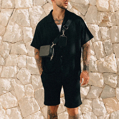 Herresæt i to dele med trykt T-shirt og shorts – Streetwear-stil