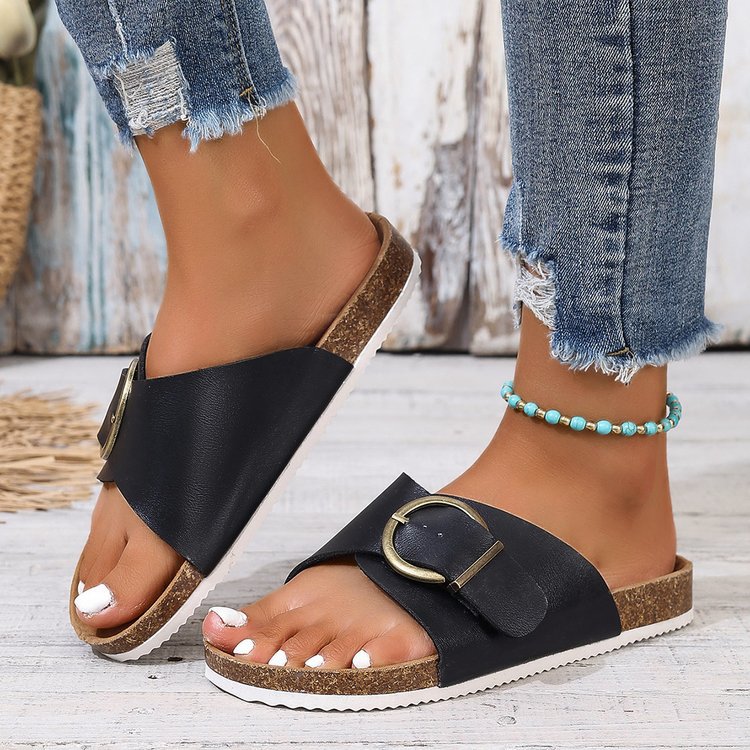 Zapatillas bajas para mujer tipo slip-on con detalle metálico – efecto piel
