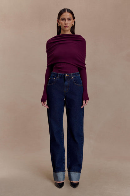 Maglia Donna a Maniche Lunghe con Scollo Asimmetrico a Spalla Scoperta e Collo Risvoltato Bordeaux – Stile Elegante