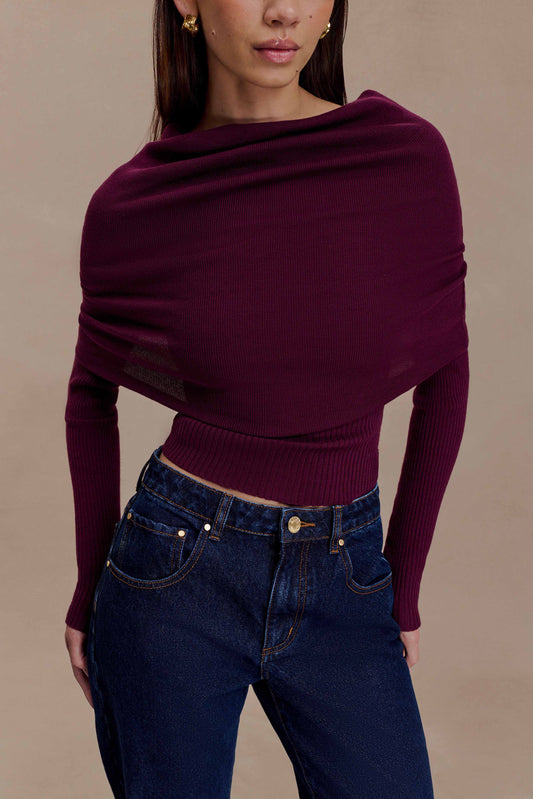 Maglia Donna a Maniche Lunghe con Scollo Asimmetrico a Spalla Scoperta e Collo Risvoltato Bordeaux – Stile Elegante