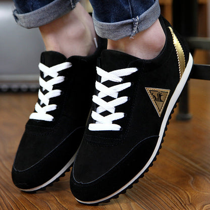 Men's Low Shoes with Laces, Round Toe, and Flat Sole