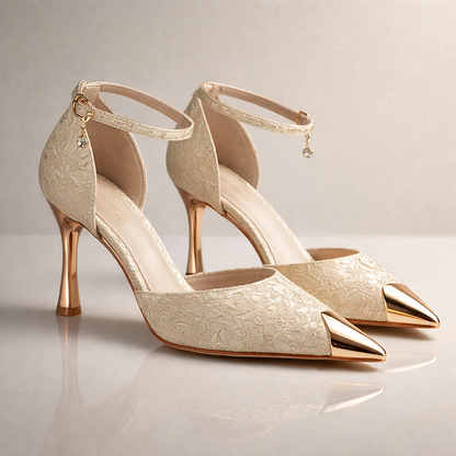 Spids damepumps med metalspids, stiletthæl og ankelrem – elegant stil