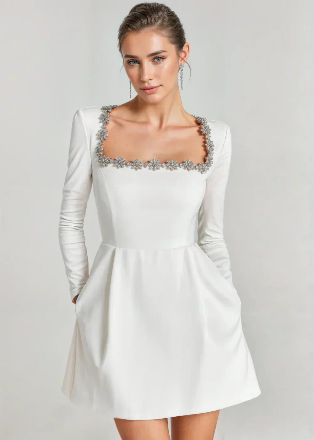 Abito Mini Donna in Velluto con Scollo Quadrato, Maniche Lunghe e Gonna Svasata