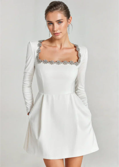 Abito Mini Donna in Velluto con Scollo Quadrato, Maniche Lunghe e Gonna Svasata