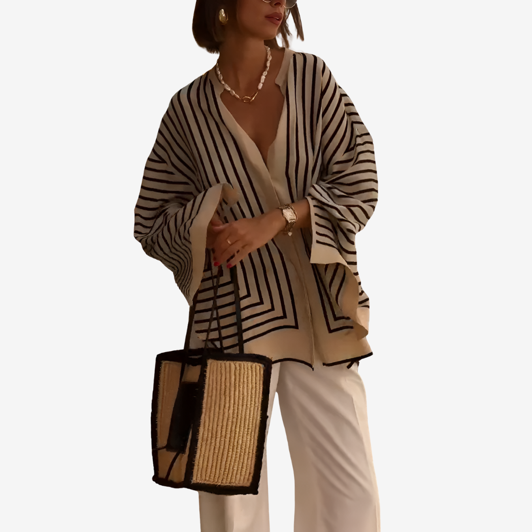 Damebluse med striber, V-hals og oversize pasform
