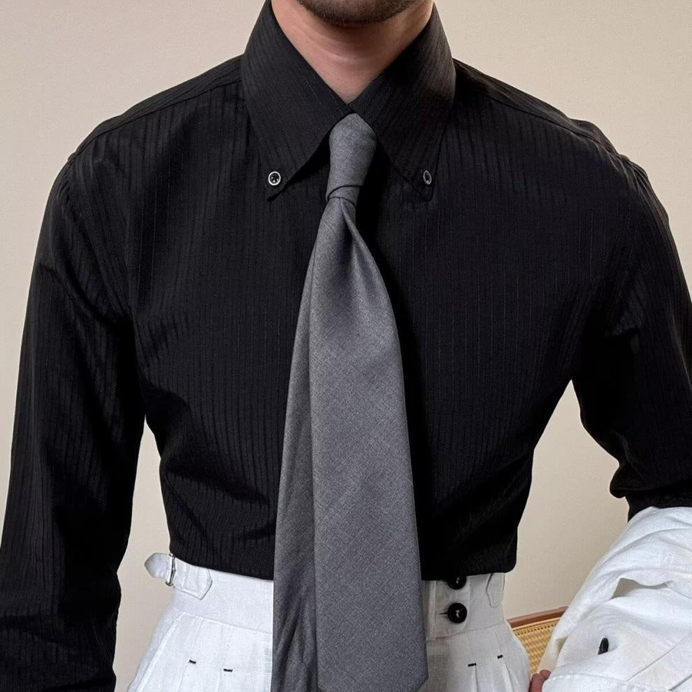 Men’s Slim-Fit Shirt with Fine Stripes and Smooth Fabric.