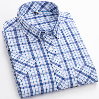 Men's Short Sleeve Shirt with Plaid Pattern and Button Closure