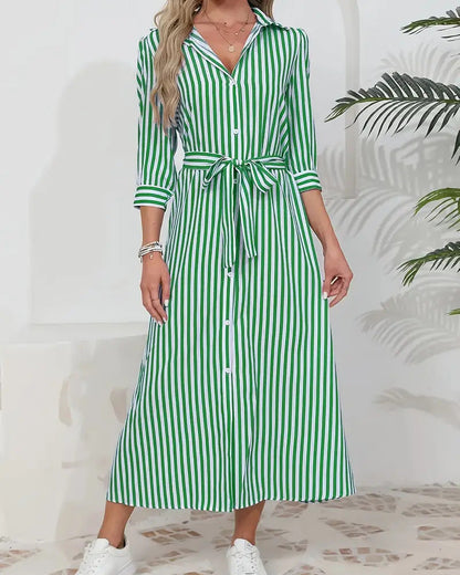 Vestido camisero de mujer a rayas con cuello de solapa y botones delanteros