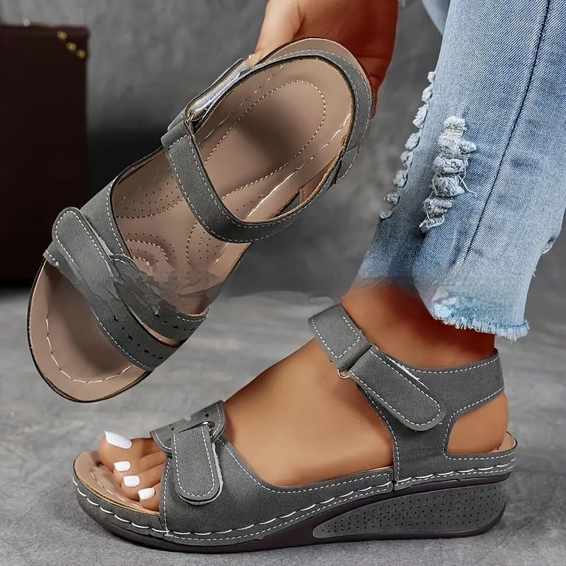 Sandalias de mujer con suela gruesa y cierre de velcro – efecto piel