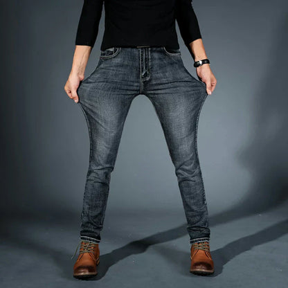 Jeans Uomo Slim Fit Elasticizzati in Denim – Taglio Affusolato e Design Versatile