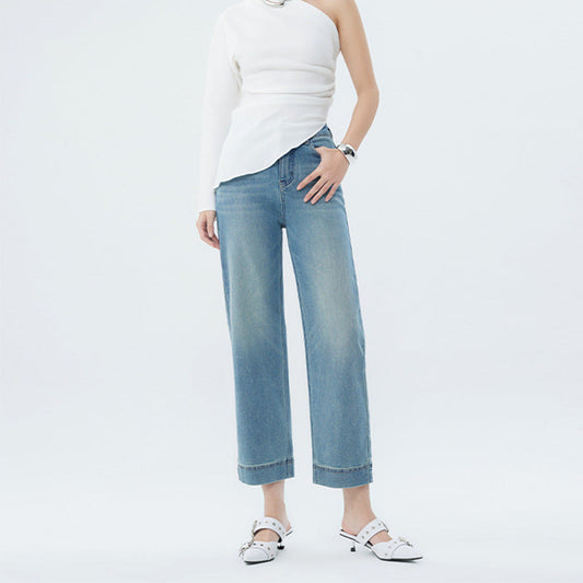 Forårsjeans til damer i denim med et moderigtigt design