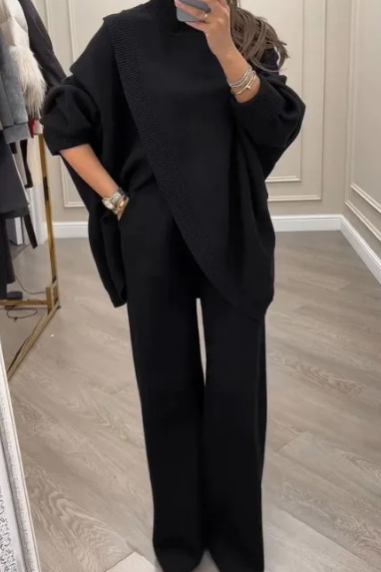 Women's Winter Knit Set: Oversized Sweater and Straight-Leg Pants