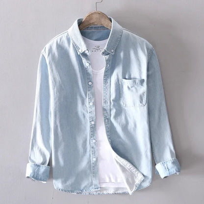 Herreskjorte i denimstil med knapper, brystlomme og klassisk pasform