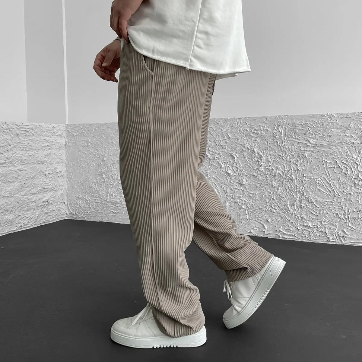 Pantaloni Uomo in Maglia a Coste con Vestibilità Comoda e Vita Regolabile – Design Versatile