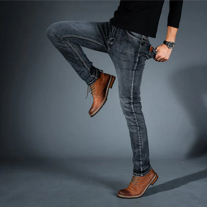 Jeans Uomo Slim Fit Elasticizzati in Denim – Taglio Affusolato e Design Versatile