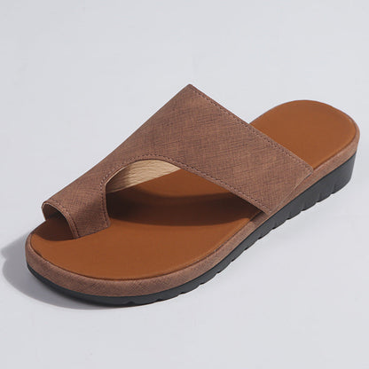 Damesandaler med tåring, lav sål og design uden lukning – casual sandaler