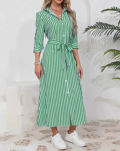 Vestido camisero de mujer a rayas con cuello de solapa y botones delanteros